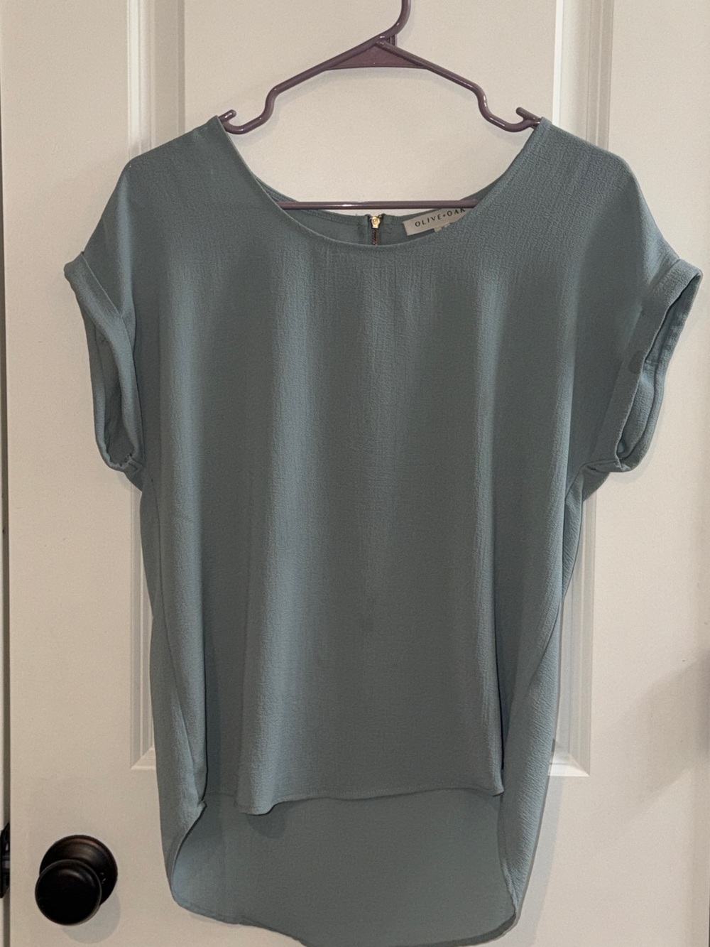 Olive + Oak Sage Green Textured High Low Zip Back Blouse Medium